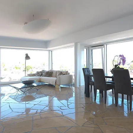 Апартаменты Penthouse Frankfurt